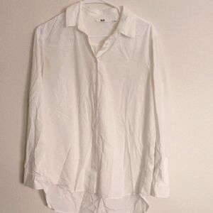 Uniqlo White Casual Button Down Shirt Crisp Design Size Medium